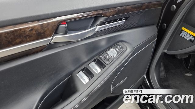 Genesis G90 2019 — photo 33
