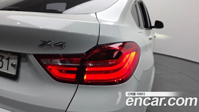 BMW X4 2018 — photo 9