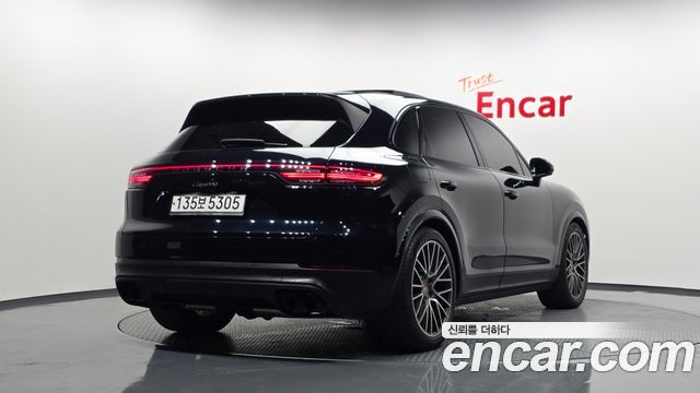 Porsche Cayenne 2020 — photo 2