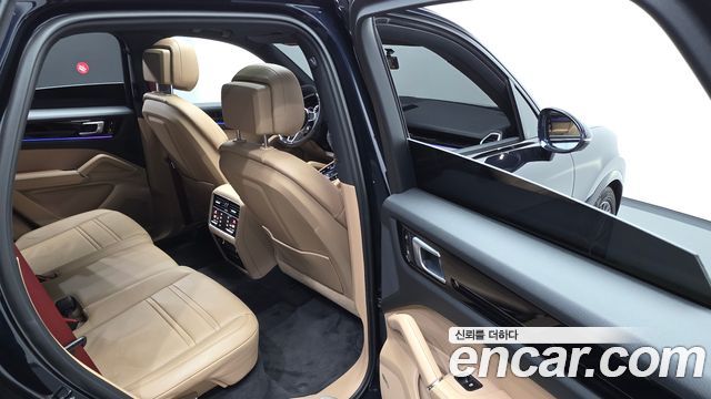 Porsche Cayenne 2020 — photo 17