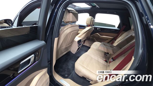 Porsche Cayenne 2020 — photo 18