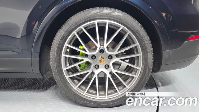 Porsche Cayenne 2020 — photo 7