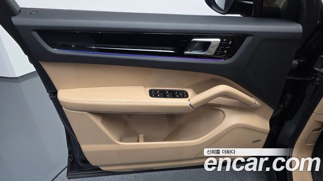 Porsche Cayenne 2020 — photo 14