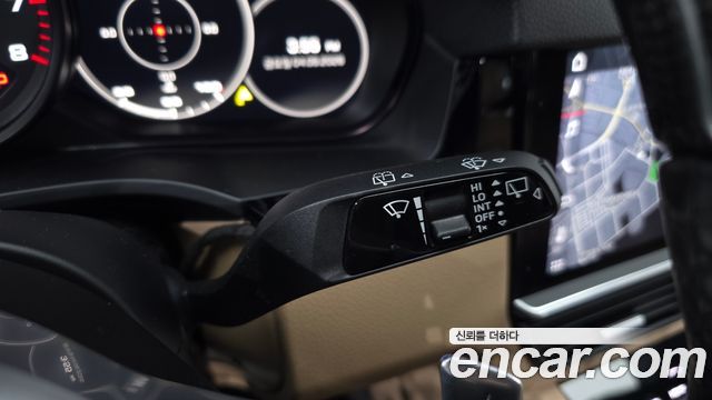 Porsche Cayenne 2020 — photo 27