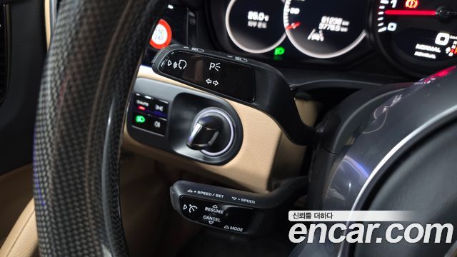 Porsche Cayenne 2020 — photo 28