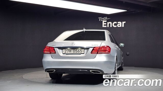Mercedes-Benz E-Class 2016 — photo 4