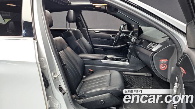 Mercedes-Benz E-Class 2016 — photo 11
