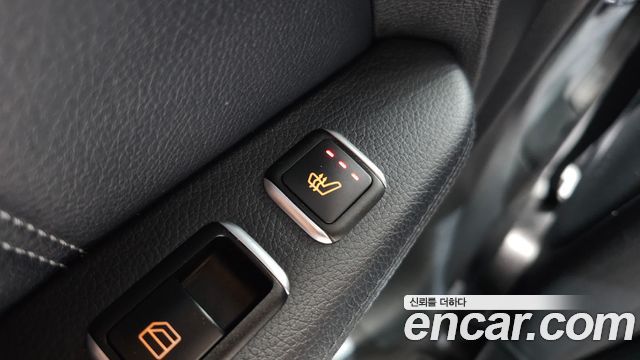 Mercedes-Benz E-Class 2016 — photo 19