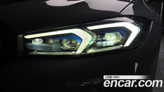 BMW 3-Series 2025 — photo 8