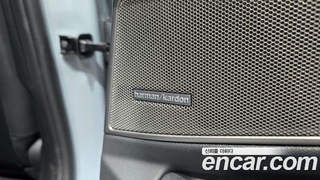 BMW 3-Series 2025 — photo 28
