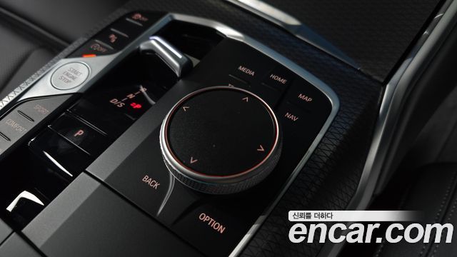 BMW 3-Series 2025 — photo 29
