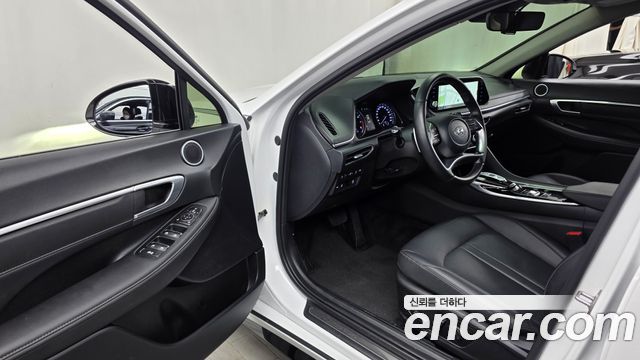 Hyundai Sonata 2022 — photo 13