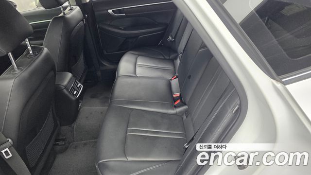 Hyundai Sonata 2022 — photo 16