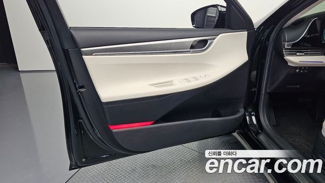 Hyundai Grandeur 2023 — photo 14