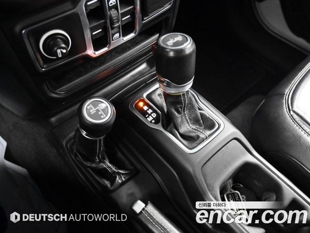 Jeep Wrangler 2020 — photo 9