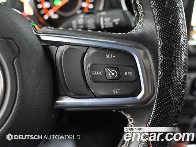 Jeep Wrangler 2020 — photo 16