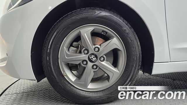 Hyundai AVANTE 2016 — photo 5