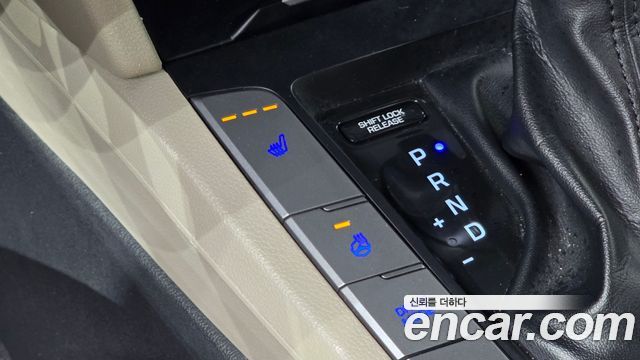 Hyundai AVANTE 2016 — photo 21