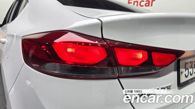 Hyundai AVANTE 2016 — photo 9