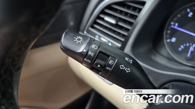 Hyundai AVANTE 2016 — photo 28