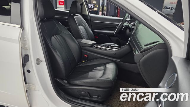 Hyundai Sonata 2023 — photo 17