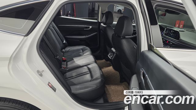 Hyundai Sonata 2023 — photo 18
