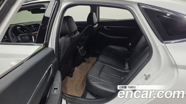 Hyundai Sonata 2023 — photo 16