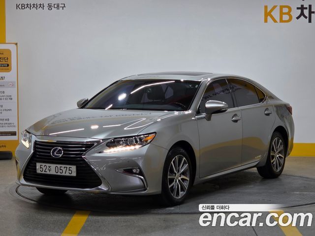 Lexus ES 2016 — photo 1