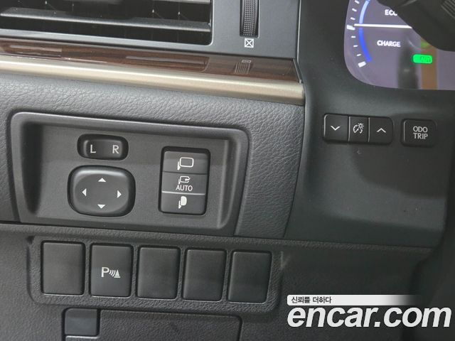 Lexus ES 2016 — photo 10