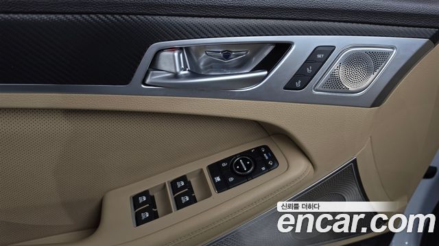 Hyundai Genesis 2016 — photo 28