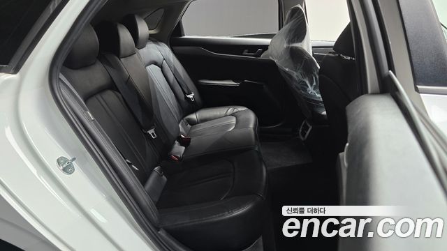 Kia K5 2022 — photo 17