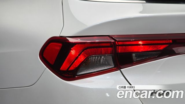 Kia K5 2022 — photo 9