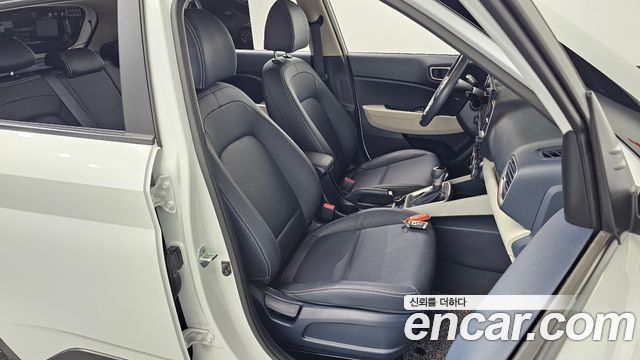 Hyundai Venue 2022 — photo 16