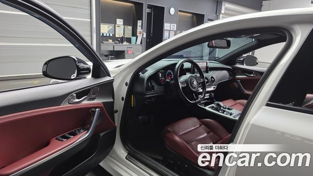 Kia Stinger 2018 — photo 13