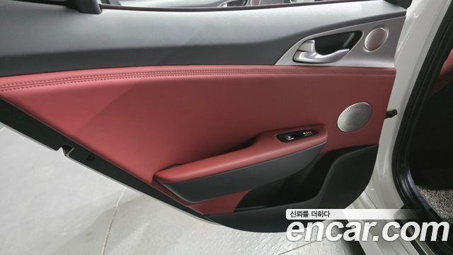 Kia Stinger 2018 — photo 15