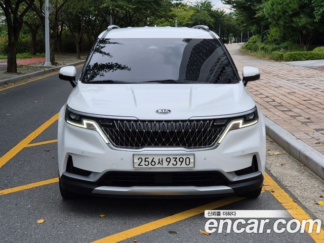 Kia Canival 2021 — photo 1