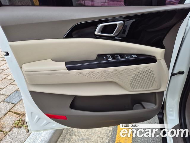 Kia Canival 2021 — photo 6