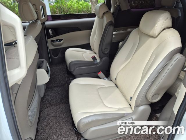 Kia Canival 2021 — photo 8