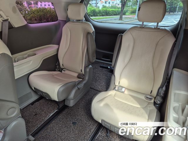 Kia Canival 2021 — photo 10