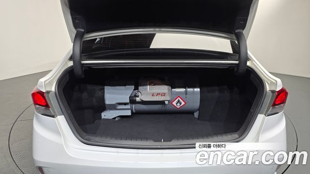 Hyundai Sonata 2019 — photo 17