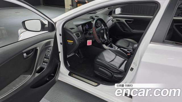 Hyundai AVANTE 2014 — photo 10