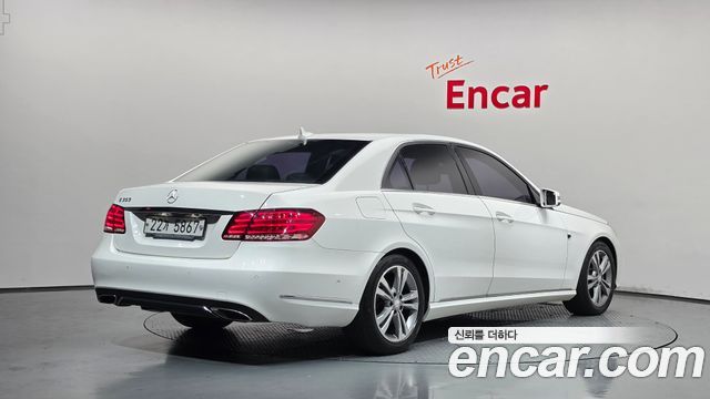 Mercedes-Benz E-Class 2014 — photo 2
