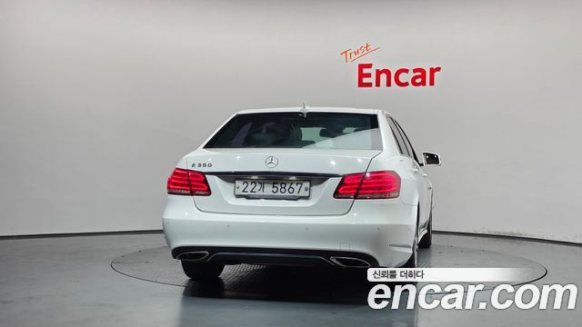 Mercedes-Benz E-Class 2014 — photo 4