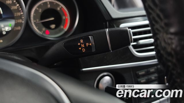 Mercedes-Benz E-Class 2014 — photo 9