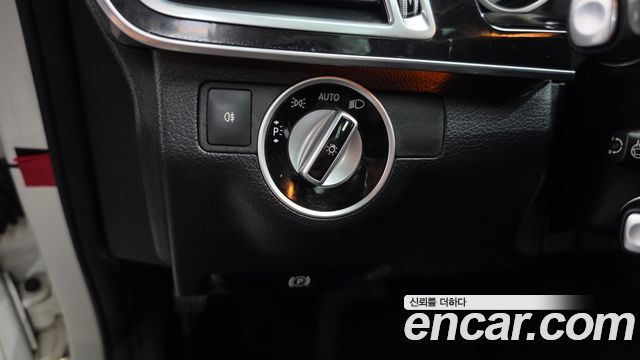 Mercedes-Benz E-Class 2014 — photo 17