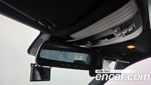 Mercedes-Benz E-Class 2014 — photo 18