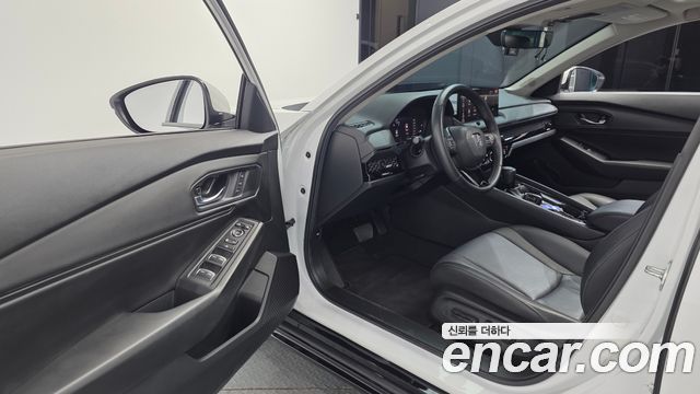 Honda Accord 2023 — photo 13