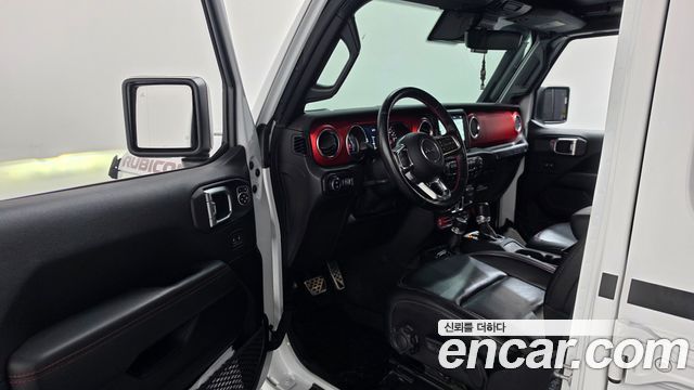 Jeep Wrangler 2021 — photo 13