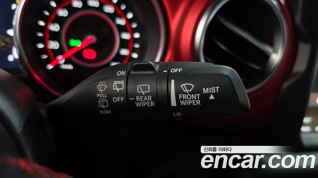Jeep Wrangler 2021 — photo 25
