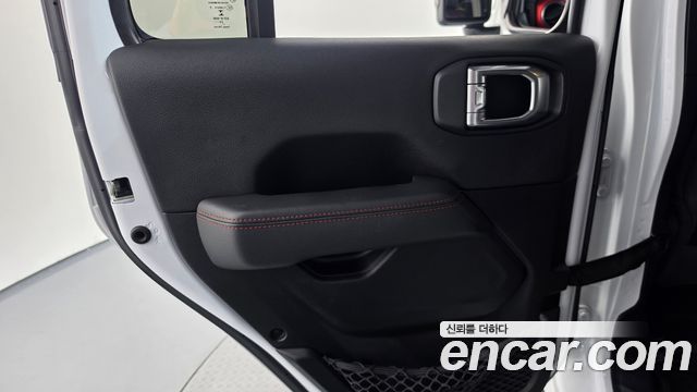 Jeep Wrangler 2021 — photo 15